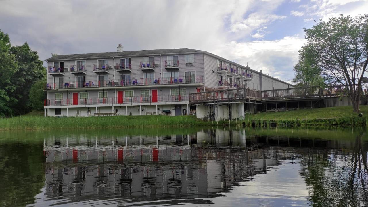 Super 8 By Wyndham Sturbridge Hotel Kültér fotó